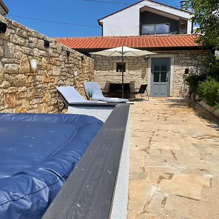 Holiday home Ava1 With Pool & Ava2 With Whirlpool