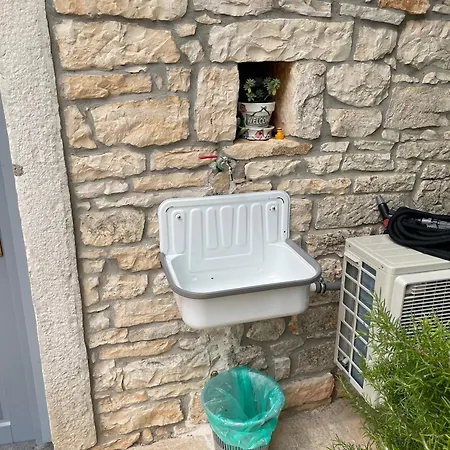 Ava1 With Pool & Ava2 With Whirlpool Holiday home Baderna