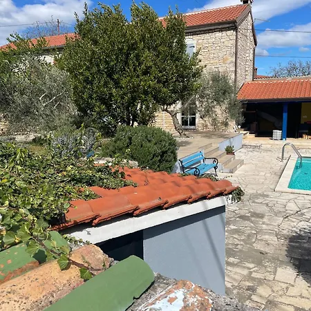 Ava1 With Pool & Ava2 With Whirlpool Holiday home Baderna