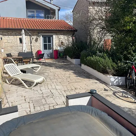 Holiday home Ava1 With Pool & Ava2 With Whirlpool Baderna