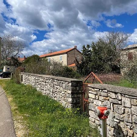 House 1holiday Ava1 With Pool & House 2 Ava2 With Whirlpool Casa de Férias Baderna