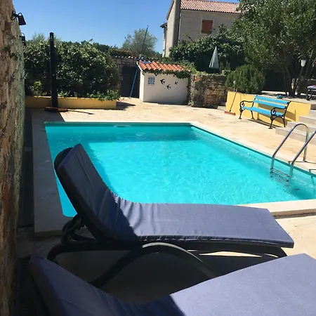 House 1holiday Ava1 With Pool & House 2 Ava2 With Whirlpool