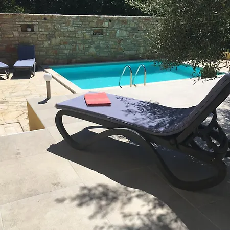 House 1holiday Ava1 With Pool & House 2 Ava2 With Whirlpool