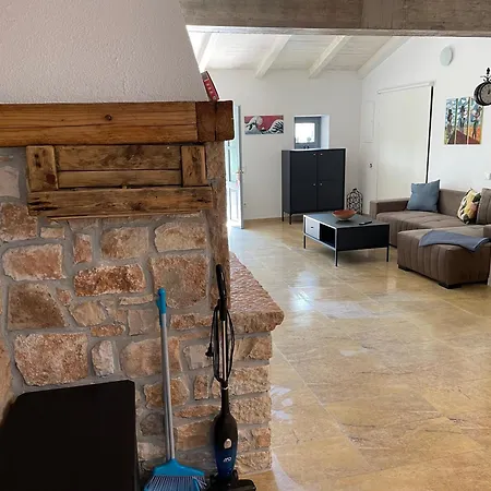 Casa de Férias House 1holiday Ava1 With Pool & House 2 Ava2 With Whirlpool Baderna