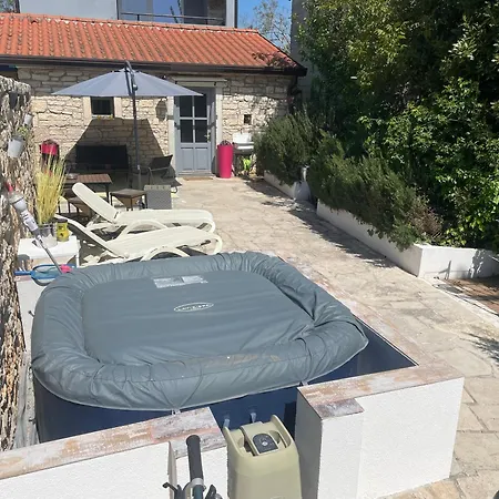 House 1holiday Ava1 With Pool & House 2 Ava2 With Whirlpool Casa de Férias Baderna